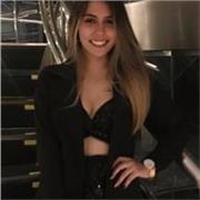 Estudante da USP e professora na área de humanas (História, Geografia, Filosofia e Literatura) para todas as idades